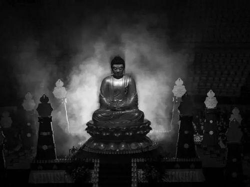 大佛普拉斯,探寻都市边缘的信仰与救赎